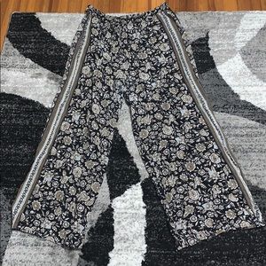 Patterened american eagle pants